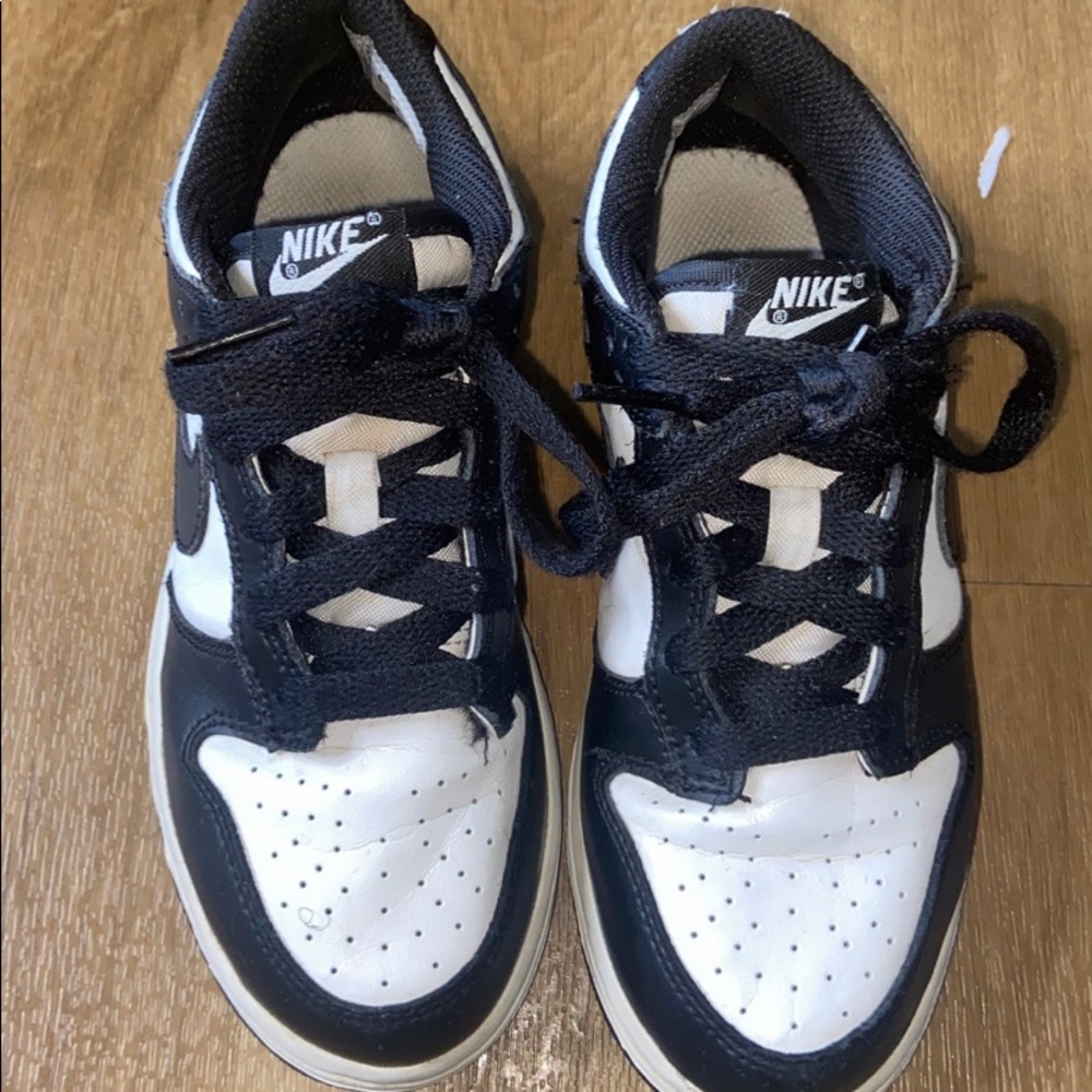 COPY - Nike Dunk low pandas preschool size 1